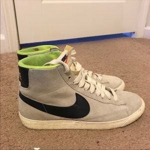 Nike Blazer Mid Vintage Hi-Top Sneaker